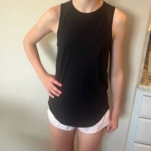 Lululemon workout tank. Size 0-2